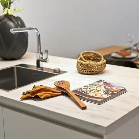 Fully Equipped With Lateral Sea View Apartman