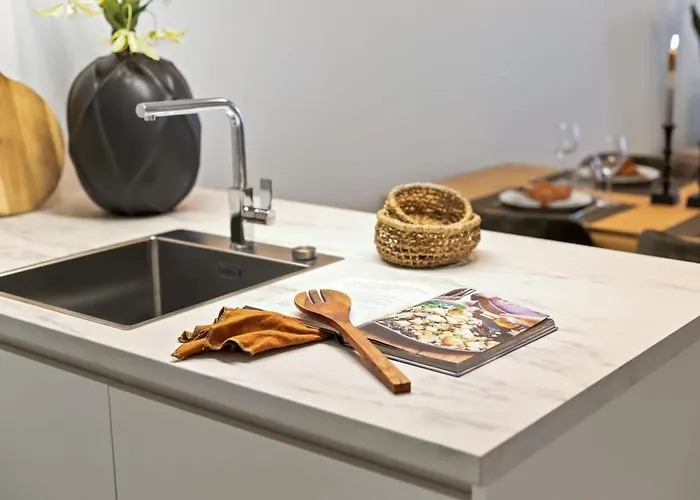 Fully Equipped With Lateral Sea View Apartman