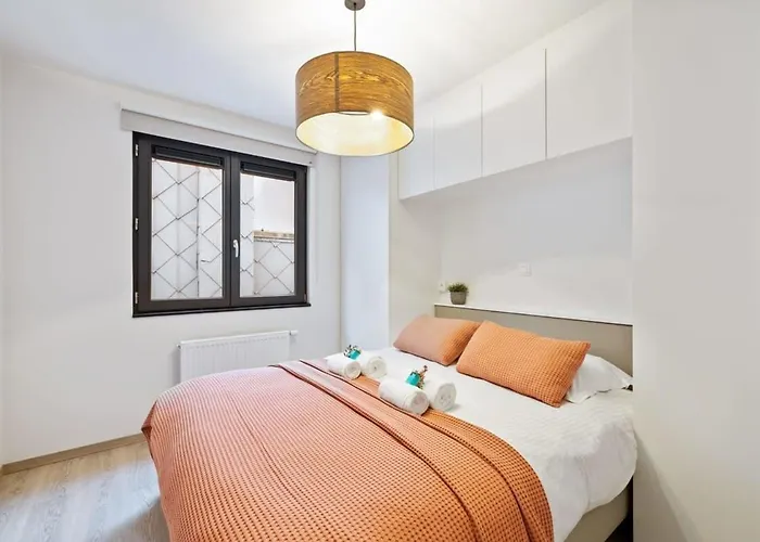 Fully Equipped With Lateral Sea View *